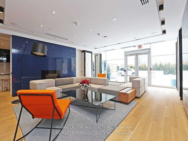 1003 - 30 Roehampton Ave