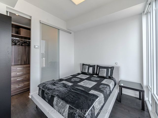 2507 - 488 University Ave