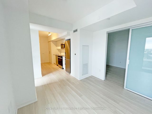 913 - 500 Wilson Ave