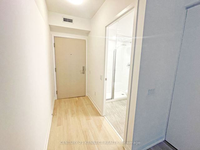 913 - 500 Wilson Ave