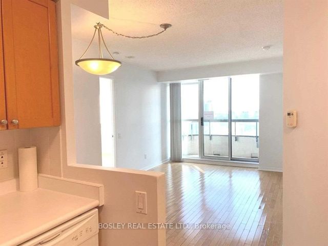 2706 - 33 Empress Ave