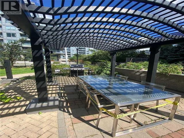 305 - 17 Kenaston Gdns