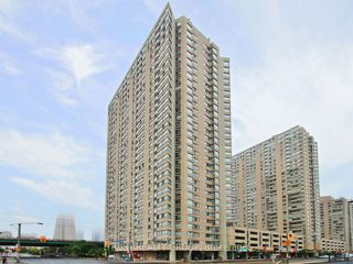 1201/02 - 270 Queens Quay W