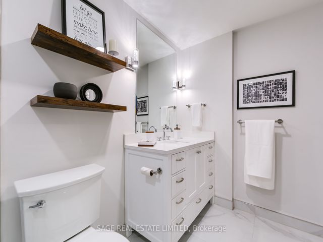 514 - 168 King St E