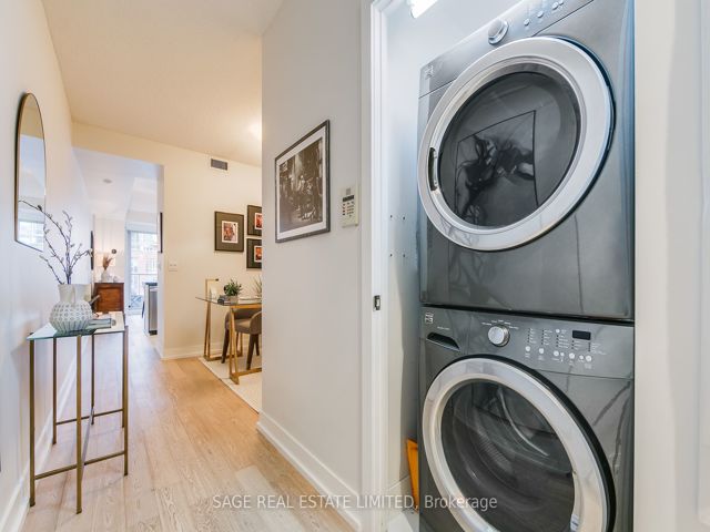 514 - 168 King St E