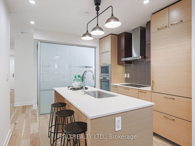 518 - 55 Front St E