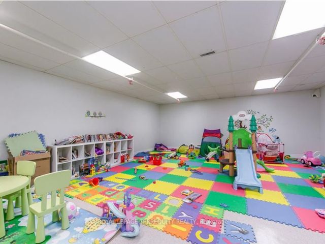 3234 - 33 Harbour Sq