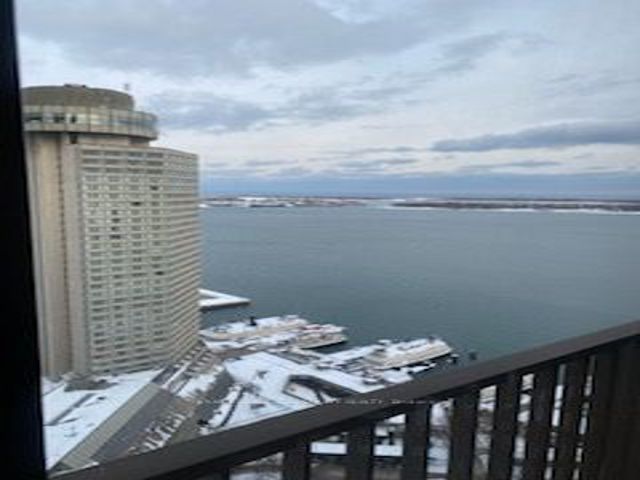 3234 - 33 Harbour Sq