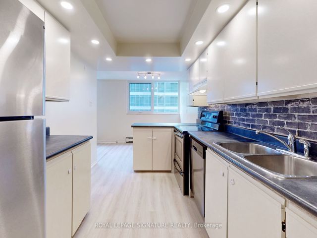 1107 - 360 Bloor St E