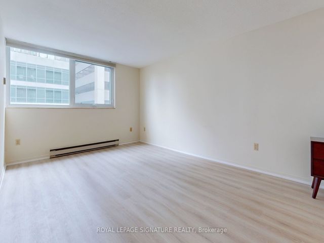 1107 - 360 Bloor St E