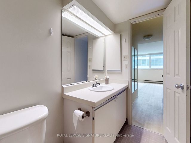 1107 - 360 Bloor St E