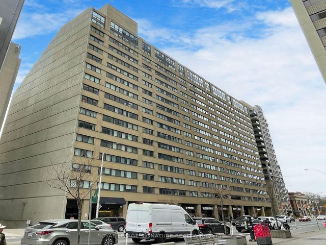 1107 - 360 Bloor St E