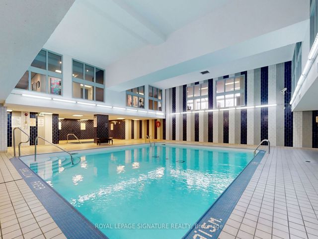 1107 - 360 Bloor St E