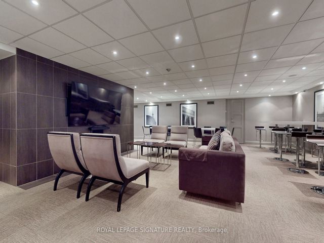 1107 - 360 Bloor St E