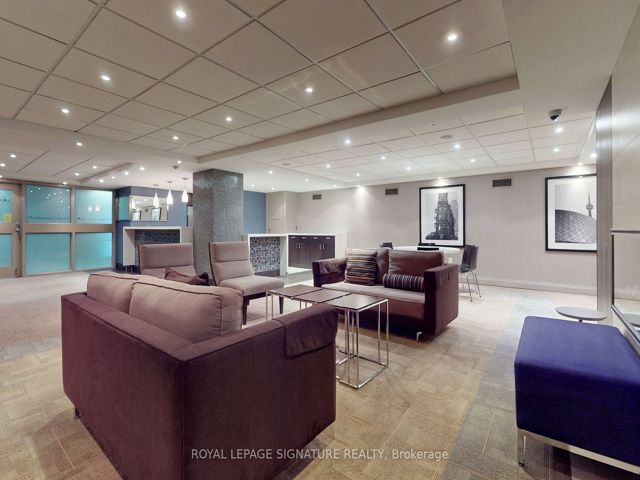 1107 - 360 Bloor St E