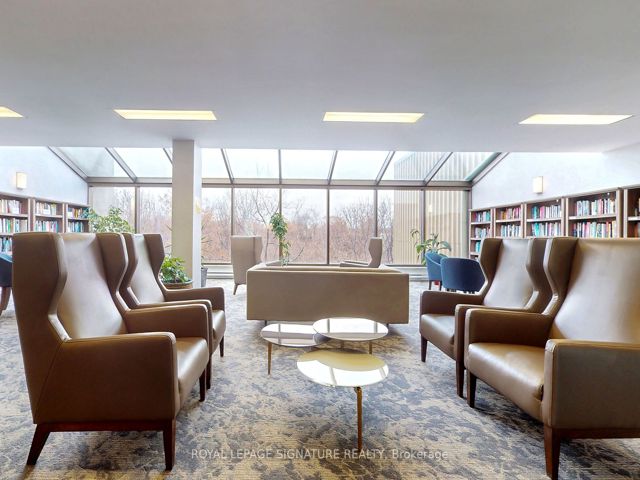 1107 - 360 Bloor St E