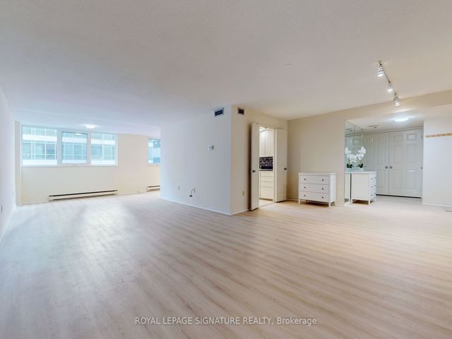 1107 - 360 Bloor St E