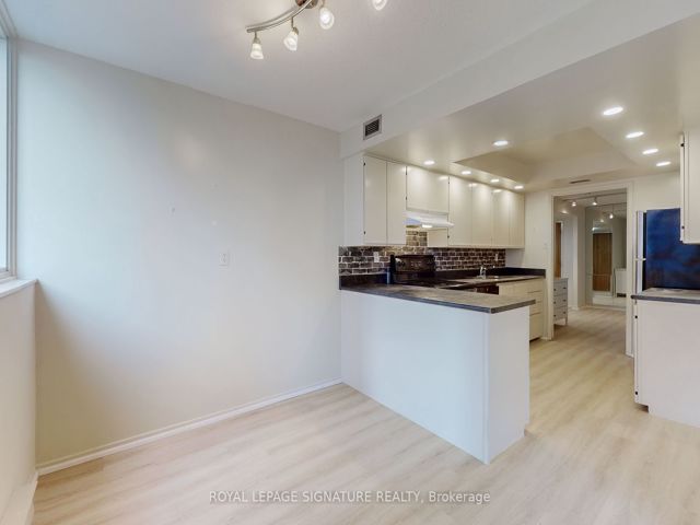 1107 - 360 Bloor St E
