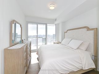 1409 - 30 Inn On The Pk Dr
