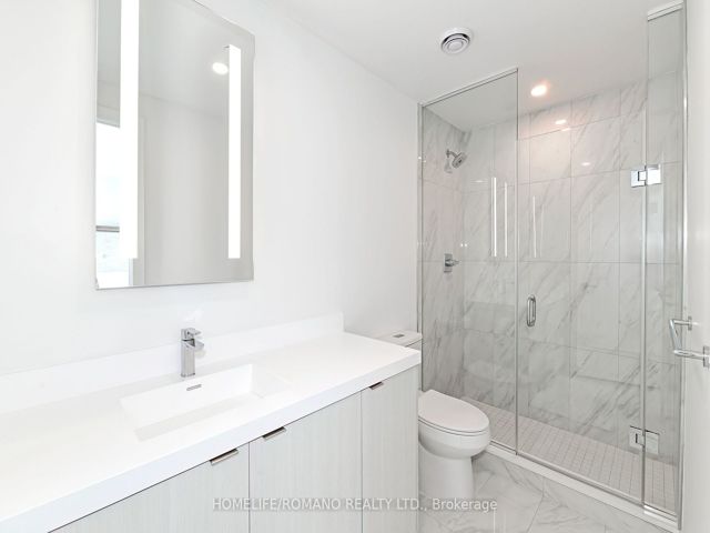 1409 - 30 Inn On The Pk Dr