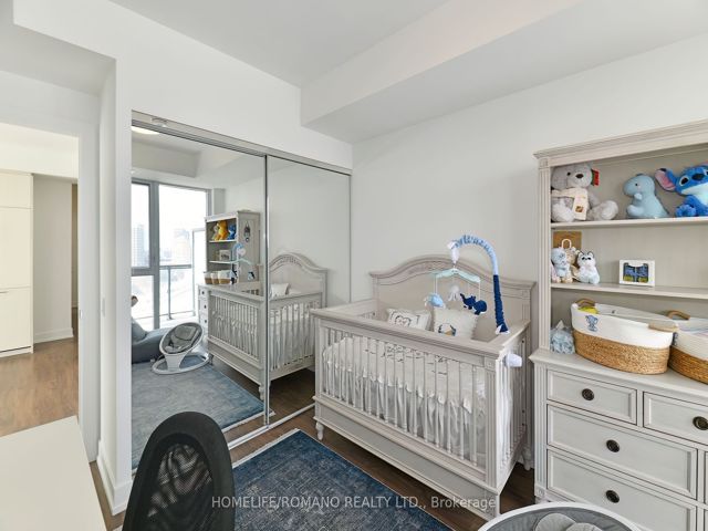 1409 - 30 Inn On The Pk Dr