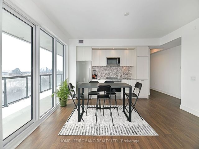 1409 - 30 Inn On The Pk Dr