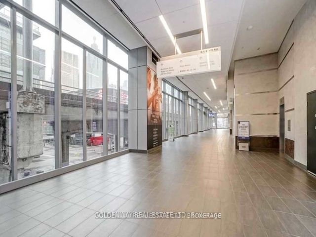 2211 - 100 Harbour St