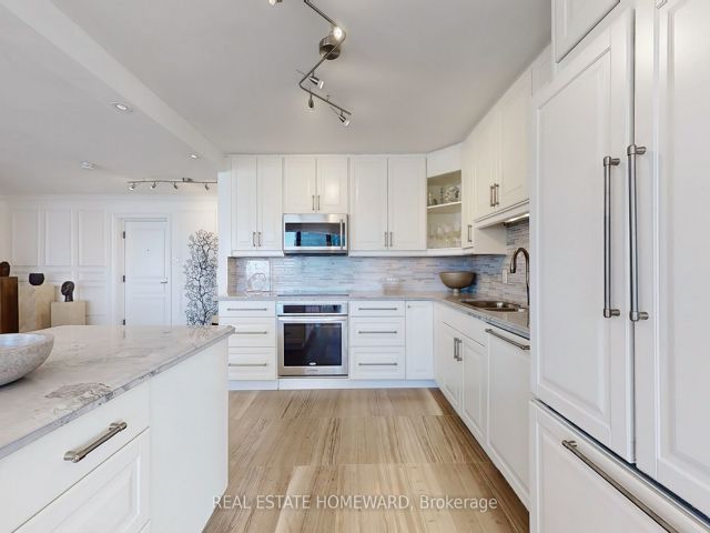 1404 - 65 Harbour Sq