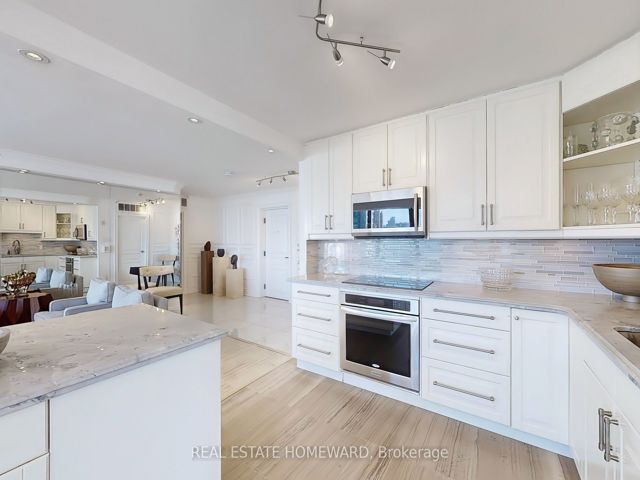 1404 - 65 Harbour Sq