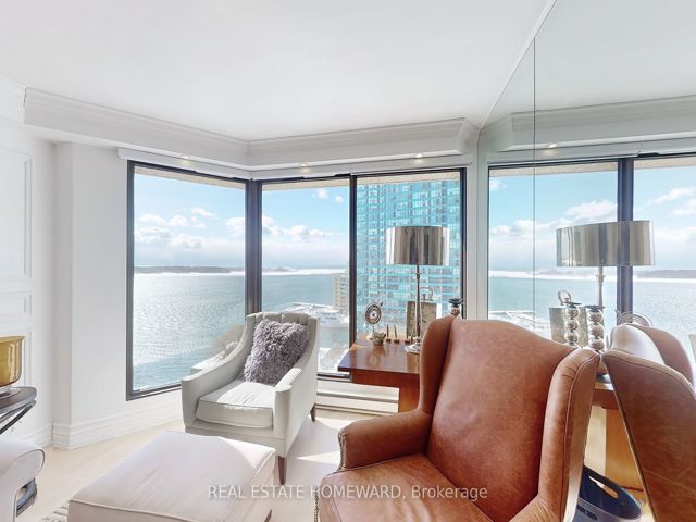 1404 - 65 Harbour Sq