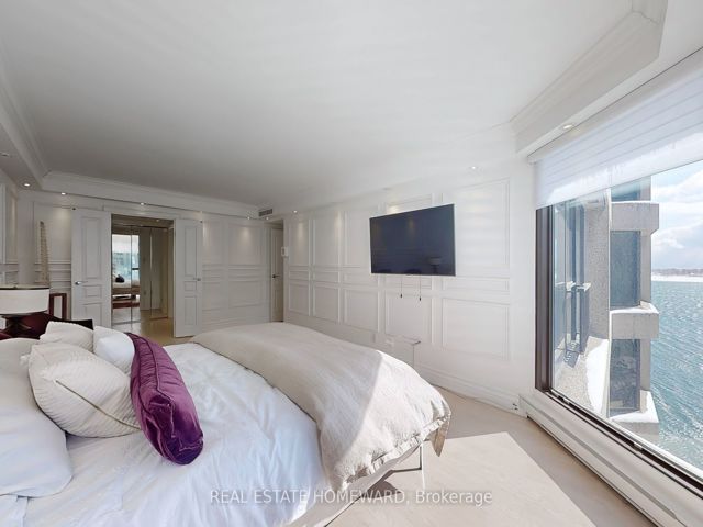 1404 - 65 Harbour Sq