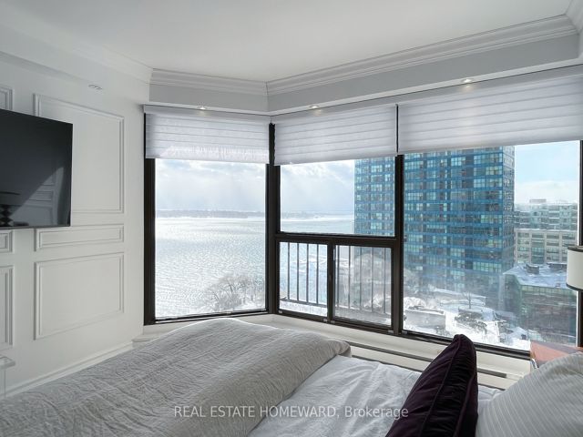 1404 - 65 Harbour Sq