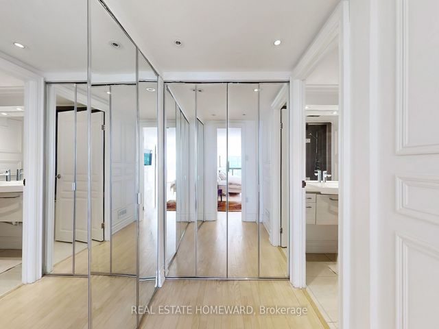 1404 - 65 Harbour Sq