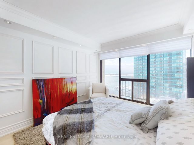 1404 - 65 Harbour Sq