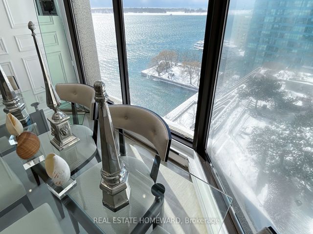 1404 - 65 Harbour Sq