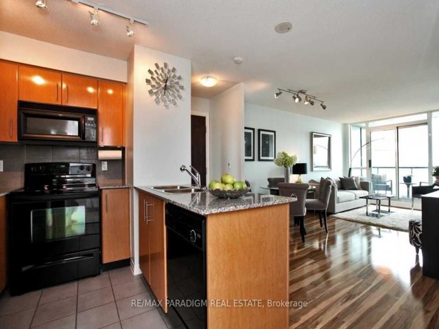 1106 - 16 Yonge St