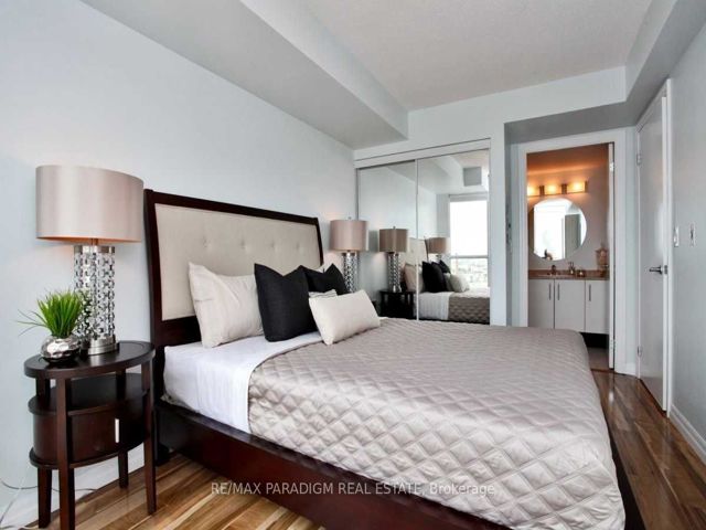 1106 - 16 Yonge St