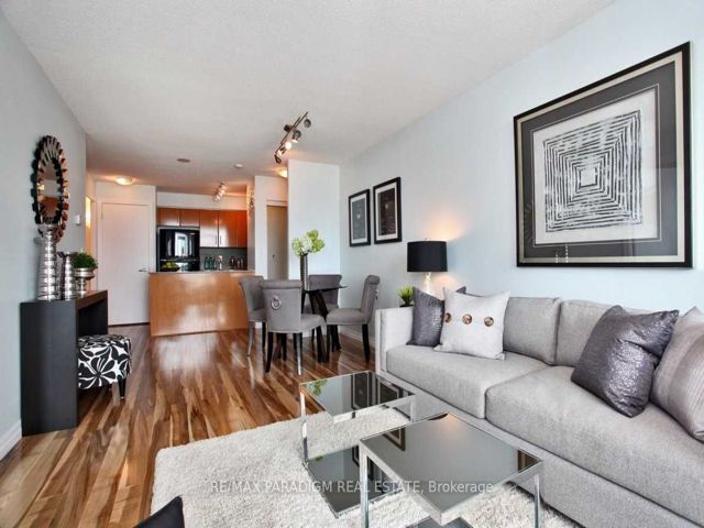 1106 - 16 Yonge St