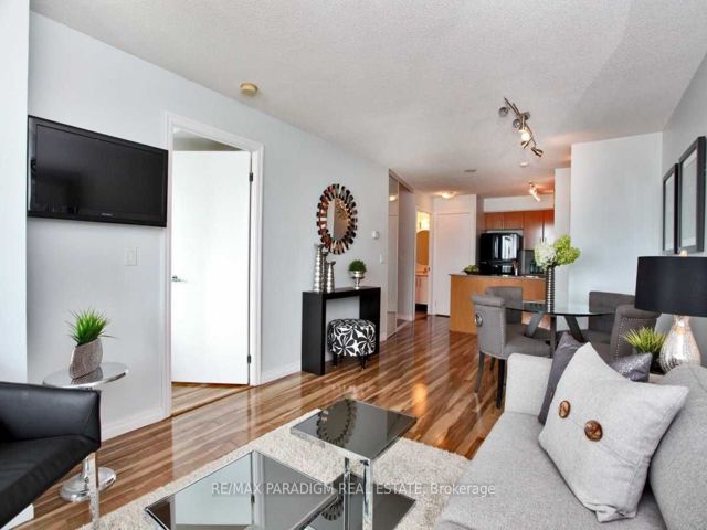 1106 - 16 Yonge St