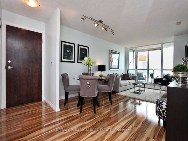 1106 - 16 Yonge St