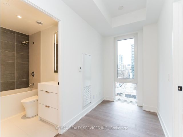 1205 - 308 Jarvis St
