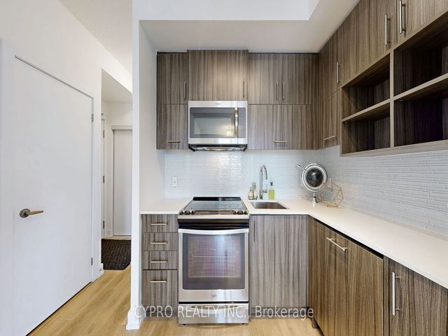 1511 - 128 Fairview Mall Dr