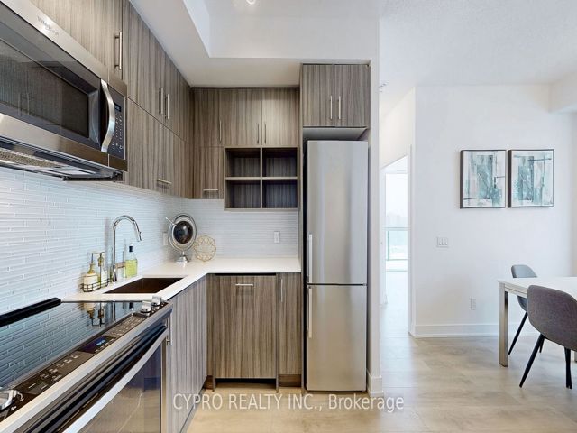 1511 - 128 Fairview Mall Dr