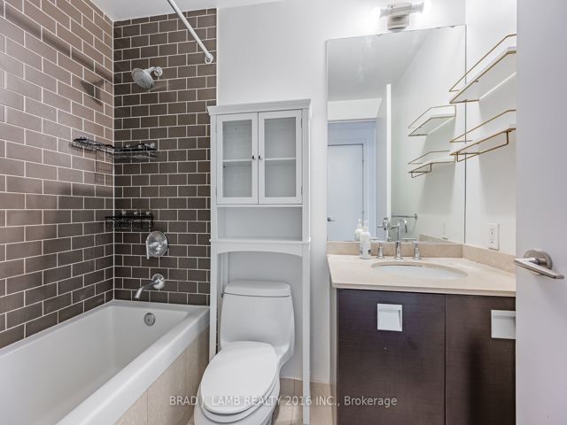 610 - 33 Charles St E