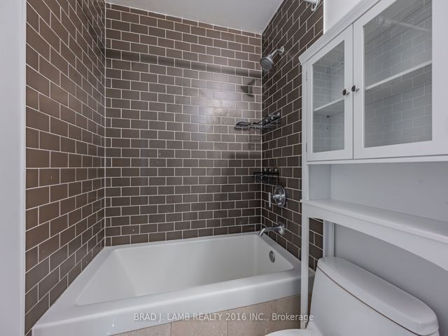 610 - 33 Charles St E