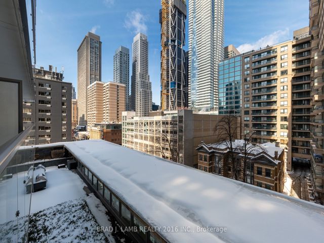 610 - 33 Charles St E