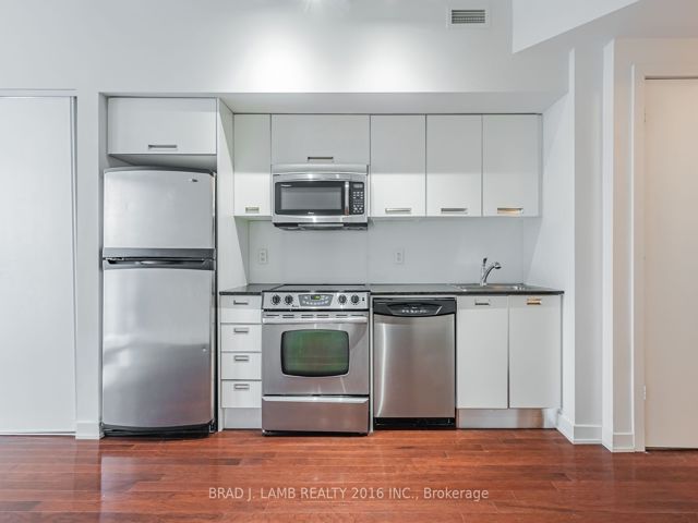 610 - 33 Charles St E