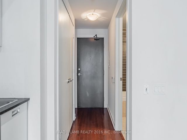 610 - 33 Charles St E