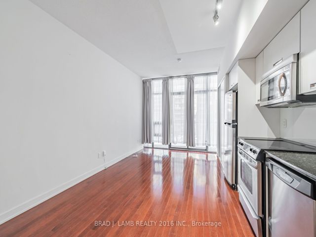 610 - 33 Charles St E