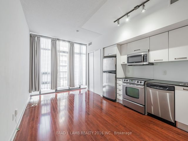 610 - 33 Charles St E